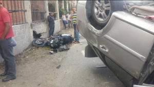 Dos heridos al volcarse vehículo en la autopista Valle Coche (Fotos)