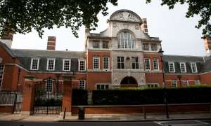 Escándalo en el más prestigioso colegio de niñas de Londres: Ex alumnas contaron los abusos sexuales a los que fueron sometidas