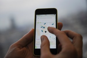 Justicia UE: Uber es una empresa de transporte y necesita licencia