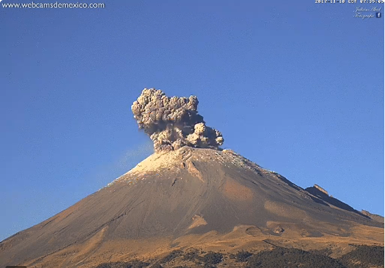 Así fue la explosión del volcán Popocatépetl en México (video)