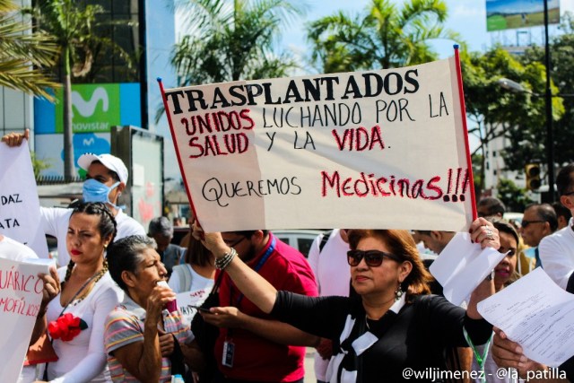 Sector salud acompañado por la sociedad civil protestan para exigir la apertura del canal humanitario - Foto: Will Jiménez - La Patilla