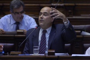Diputado uruguayo Pablo Abdala: Destituir parlamentarios es atacar las instituciones