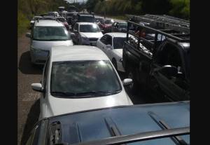 Vecinos trancan autopista de San Félix-Upata para exigir tratamiento para el paludismo