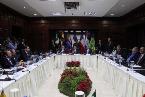Gobierno y oposición van a segunda ronda de diálogo sobre crisis venezolana