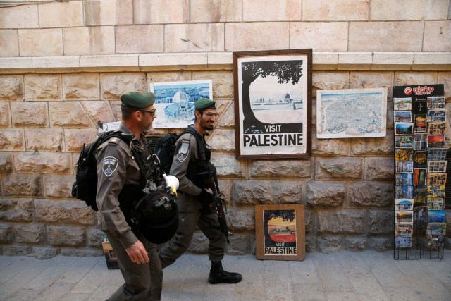 Israeli border police patrol in an alley of Jerusalem's Old City, during Friday prayers, as Palestinians call for a "day of rage" in response to U.S. President Donald Trump's recognition of Jerusalem as Israel's capital December 8, 2017. REUTERS/Baz Ratner