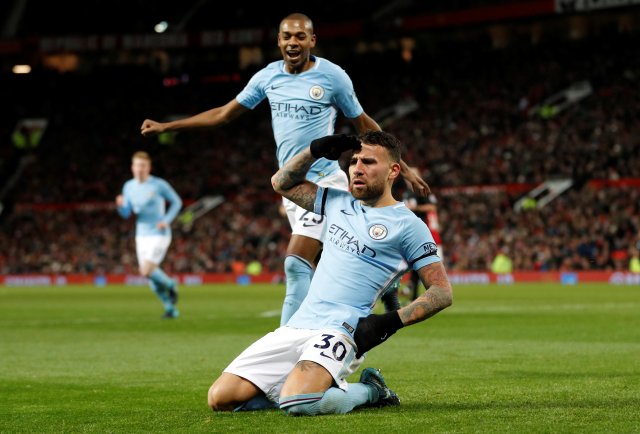 El argentino Nicolás Otamendi celebra tras marcar el segundo gol del Manchester City. REUTERS/Darren Staples EDITORIAL USE ONLY. No use with unauthorized audio, video, data, fixture lists, club/league logos or "live" services. Online in-match use limited to 75 images, no video emulation. No use in betting, games or single club/league/player publications. Please contact your account representative for further details.