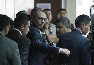 Parlamento de Ecuador aprueba juicio de censura contra vicepresidente Glas