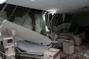 Tres muertos y daños a edificios por terremoto en Indonesia