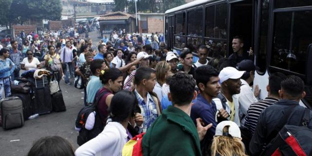 La frontera colombovenezolana tiene tránsito peatonal entre las 6 a.m. y 8 p.m Foto: Carlos Eduardo Ramirez / Reuters