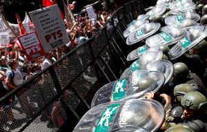 Disturbios en Argentina por reforma de pensiones