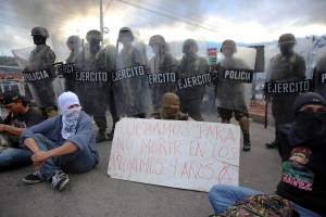 Continúan las protestas en Honduras por el presunto fraude en elecciones presidenciales (Fotos)