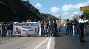 Empleados de Aeropostal protestaron en La Caracas- La Guaira
