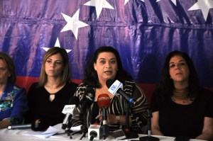 Abogados de los 382 presos políticos en Venezuela solicitan libertad plena para Navidad