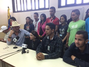 Estudiantes de la UC respaldan candidatura de Carlos Lozano en Valencia