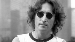 Subastarán los lentes de sol redondos del legendario John Lennon