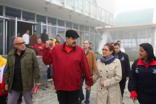 Venezuela's President Nicolas Maduro (2nd L) and his wife Cilia Flores (2nd R) inspect the rebuilding of the Humboldt Hotel, a state-run hotel, at the Avila mountain in Caracas, Venezuela December 7, 2017. Miraflores Palace/Handout via REUTERS ATTENTION EDITORS - THIS PICTURE WAS PROVIDED BY A THIRD PARTY
