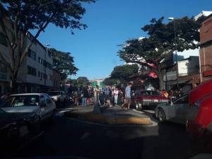 Protestan en Catia frente al Banco de Venezuela