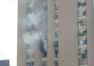 Se reportó un incendió en un edificio de Bello Monte (fotos)