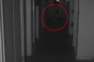 Un investigador paranormal logró capta a un niño fantasma (VIDEO)