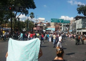 Por escasez de alimentos protestan en Catia #22Dic