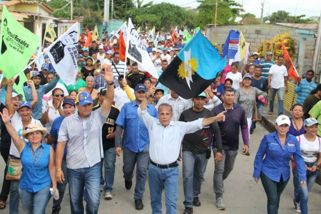Manuel Rosales durante un evento hoy en el municipio Catatumbo (foto vía Twitter)