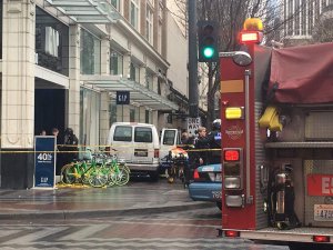 Camioneta arrolla a varias personas en Seattle, cuatro heridos son hospitalizados