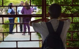 Omar González: Millones de escolares abandonan las aulas de clase