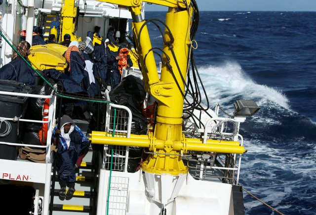 Imagen de archivo de una embarcación rescatista en el Mar Mediterráneo.    REUTERS/Darrin Zammit Lupi