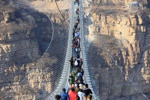 Mide 488 metros: Es el nuevo puente de cristal más largo del mundo (fotos)