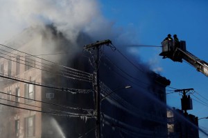 Otro incendio en un edificio del Bronx deja 16 heridos #2Ene (fotos)