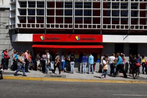 Banco de Venezuela asegura que restablecerá sus servicios en “las próximas horas”