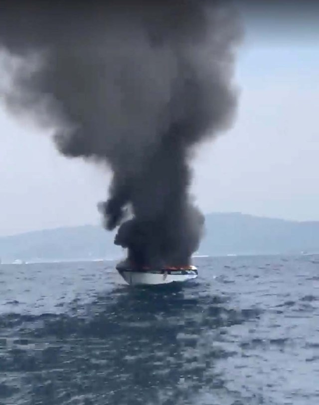 A tourist speedboat is seen after explosion in Phi Phi Islands, Thailand, January 14, 2018 in this still image taken from a video obtained from social media. FACEBOOK/THOTSAPHON PHANOMTARA/via REUTERS THIS IMAGE HAS BEEN SUPPLIED BY A THIRD PARTY. MANDATORY CREDIT. NO RESALES. NO ARCHIVES