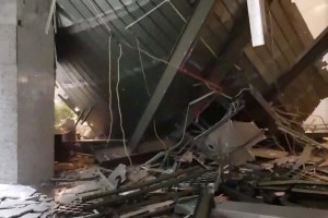 Se derrumbó el techo de la bolsa de Yakarta: Al menos 75 heridos (fotos)