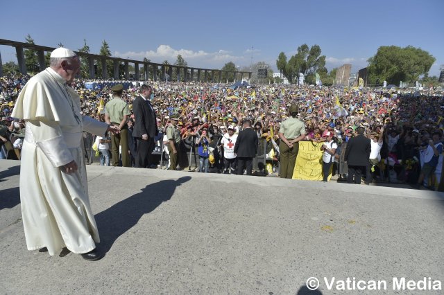Pope Francis walks during a meeting with youth in Santiago, Chile, January 17, 2018. Picture taken January 17, 2018. Osservatore Romano/Handout via REUTERS ATTENTION EDITORS - THIS IMAGE WAS PROVIDED BY A THIRD PARTY