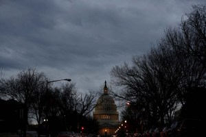 Senado de  EEUU aprueba acuerdo sobre presupuesto pero no evita paralización