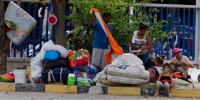 Muchos venezolanos se encuentran en varios municipios del Atlántico invadiendo espacios públicos y con serios problemas de salud. Foto: Vanexa Romero / EL TIEMPO