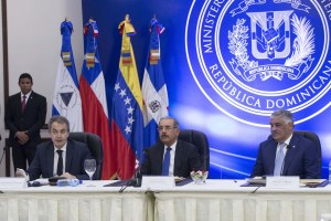 Gobierno y oposición de Venezuela siguen el diálogo en Dominicana