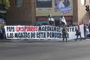 Disuelven en Santiago protesta contra la visita del Papa