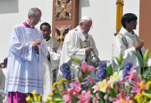 El papa pidió hospitalidad para los inmigrantes en Chile