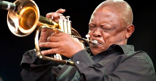 Muere Hugh Masekela, considerado el padre del jazz sudafricano