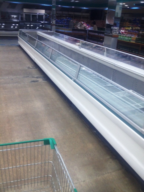 Supermercado en Valencia vacío // Foto Prensa