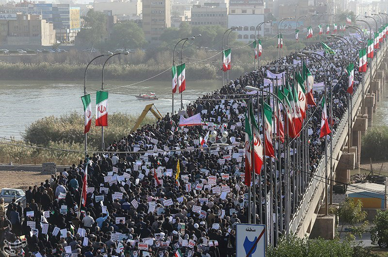 Miles de iraníes salen a las calles para apoyar al gobierno
