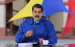 Maduro dice que un embargo petrolero pone en riesgo carrera política de Trump