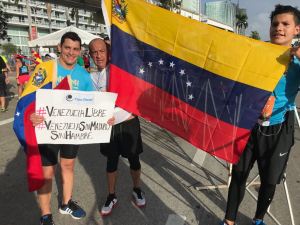 Venezolanos protestaron en el maratón de Miami (FOTO)