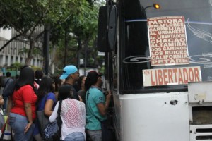 EN FOTOS:  Usuarios de Altamira también sufren por el paro de transporte #30Ene