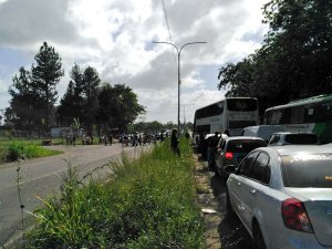 Protesta en la autopista Upata-San Félix por escasez de medicamentos #8Ene