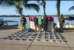 Detienen en Tucupita a tres sujetos a bordo de una embarcación cargada de presunta droga