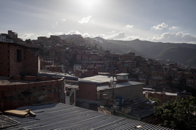 Una vista desde la casa de Elibeth Pulido, donde su hijo, José Daniel Bruzual, fue asesinado en agosto pasado en Caracas. 