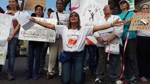 Protestan frente a la Defensoría del Pueblo en Barquisimeto por falta de medicamentos #9Ene (fotos)