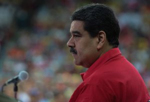 Buscando votos: Maduro pidió a los maestros “despertar conciencia” para elecciones presidenciales